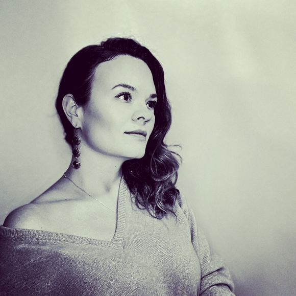 Meet your Posher, Oxana - Picture 2 of 4